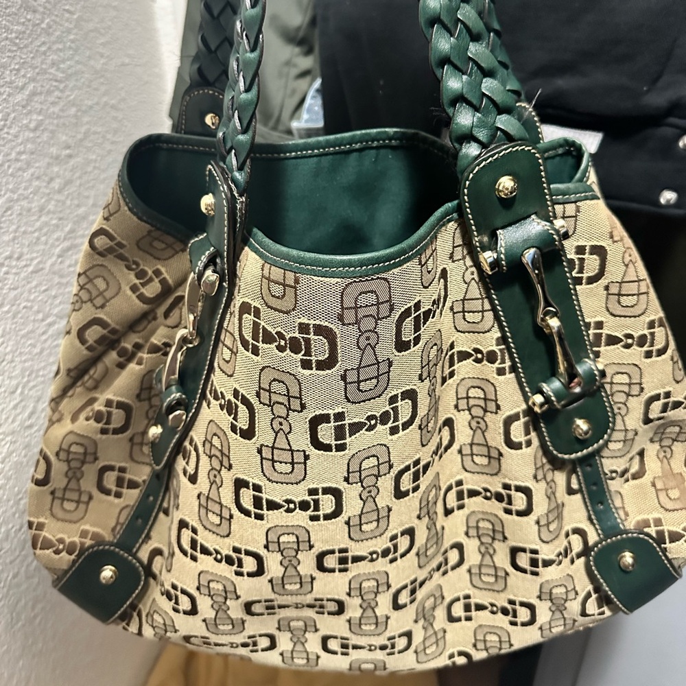 Authentic Gucci Pelham - Picture 1 of 8